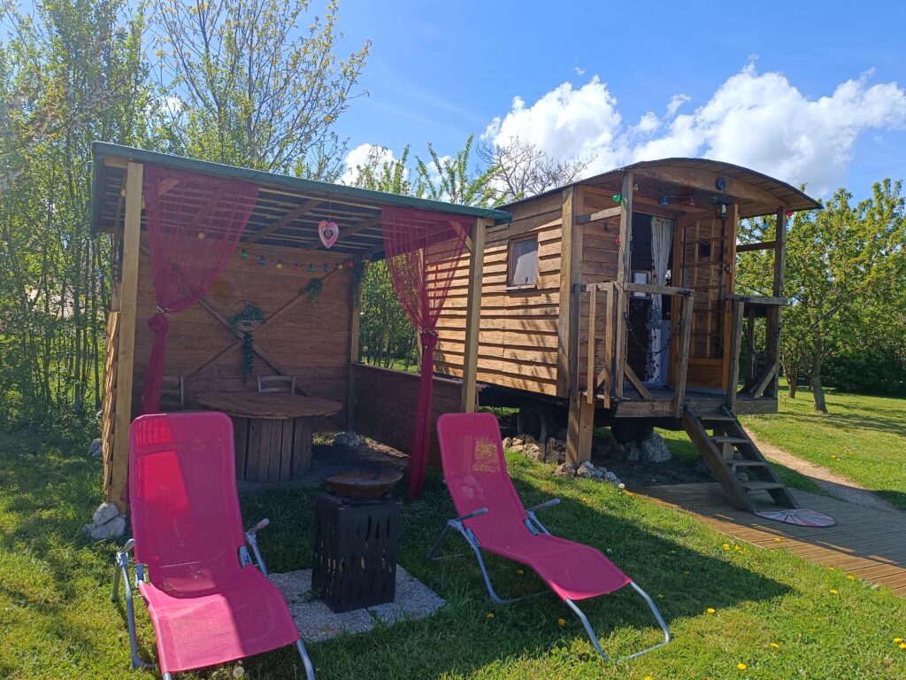 logement insolite en Auvergne en pleine nature